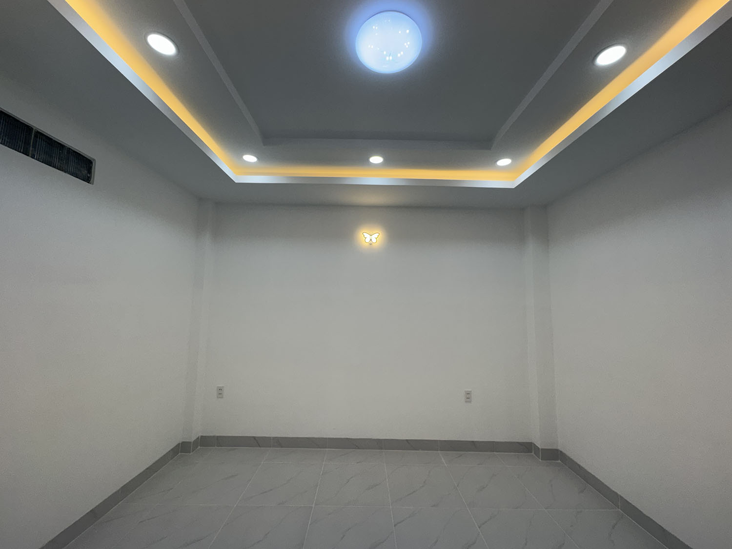 Tuyệt phẩm đẹp lung linh 3 lầu (4mx12m=48m2 vuông vức) mới 100% hẻm xe hơi khu VIP Hồ Xuân Hương